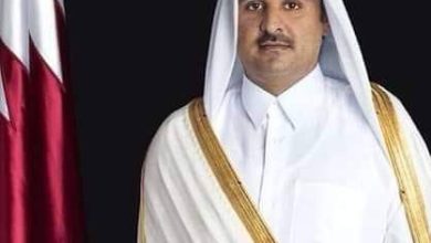 صورة منح أمير قطر القلادة الذهبية من الدرجة الخاصة