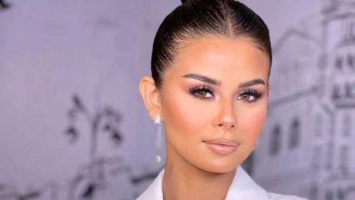 صورة النجمة المصرية منة عرفة تبحث عن جديد بعد ونقابل حبيب