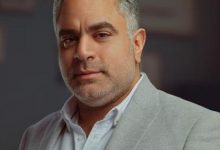 صورة النجم المصري محمد شاهين في السادة الافاضل ودرويش وإن غاب القط