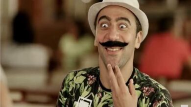 صورة الكوميديان المصري محمد سلام والبحث بعد كارثة طبيعية