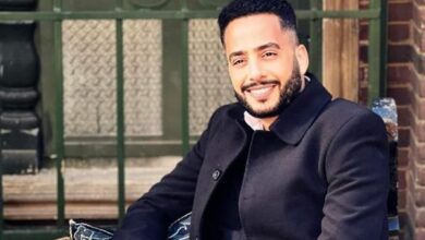 صورة النجم المصري عصام السقا يتألق في دور سائق شاحنة مصرية إلي غزة بمسلسل صحاب الأرض