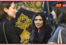 صورة الفنانة مي عمر تتلقي واجب العزاء في والدها بحضور عدد كبير من أهل الفن والاعلام