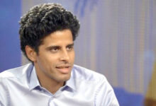 صورة نجم مسرح مصر الكوميديان حمدي الميرغني يؤكد حضوره القوي بين النجوم والكبار