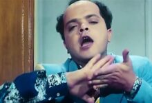 صورة نجم الكوميديا محمد هنيدي ينتظر الجواهرجي وعم قنديل وتاجر السعادة مسرح