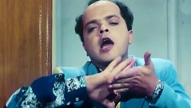 صورة نجم الكوميديا محمد هنيدي ينتظر الجواهرجي وعم قنديل وتاجر السعادة مسرح