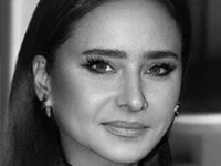 صورة النجمة المصرية نيللي كريم في حيرة من أمرها لحسم موقفها من دراما رمضان