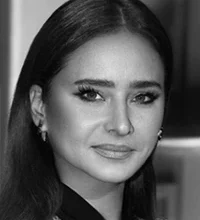 صورة النجمة المصرية نيللي كريم في حيرة من أمرها لحسم موقفها من دراما رمضان