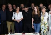 صورة النجم احمد السقا يحتفل وأسرة فيلمه الجديد هيروشيما ببدء التصوير