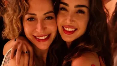 صورة السلايف يجمع النجمتان منة شلبي وهنا الزاهد